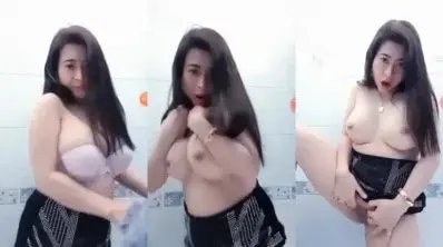 Video Bocil VCS Tante Binal di Kamar Mandi