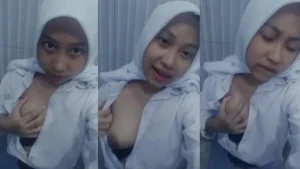 Abg Cantik Abg Hijab SMA Pamer Nenen Di Toilet Sekolah